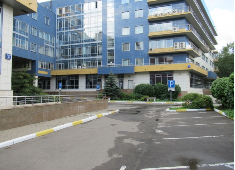 Предлагается к продаже машиноместо площадью 13,7 м в подземном паркинг ...