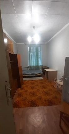 В квартире проживает еще 2 женщины.