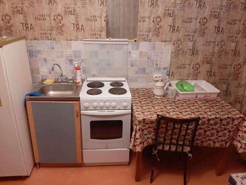 Сдается комната лицам славянской внешности не больше двух человек.