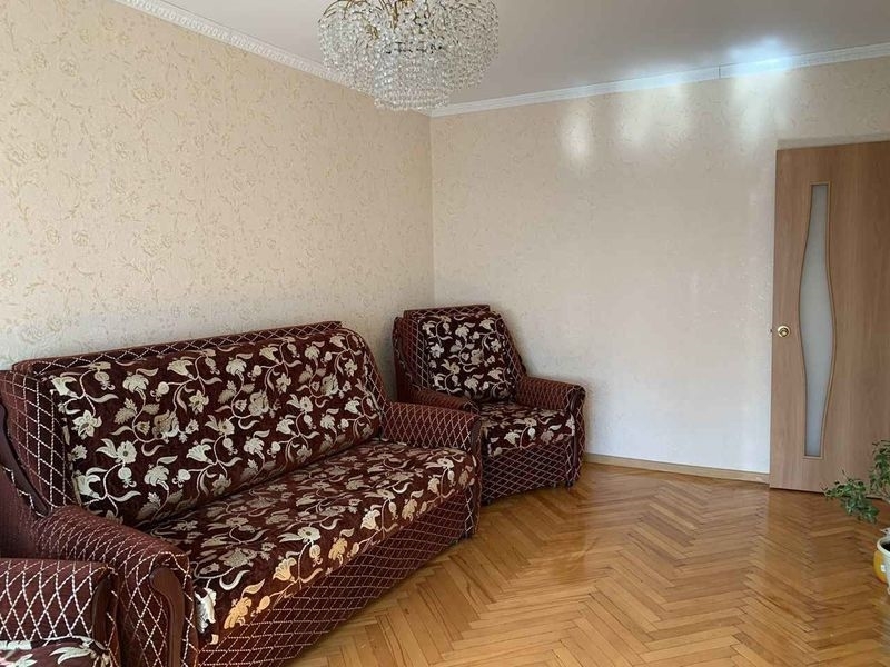 Сдается на длительный срок, аккуратная, светлая, 2 комн квартира.