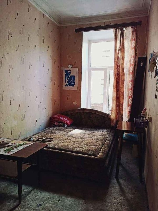 Сдается комната, в неидеальной коммунальной квартире, в идеальном месте и с иде