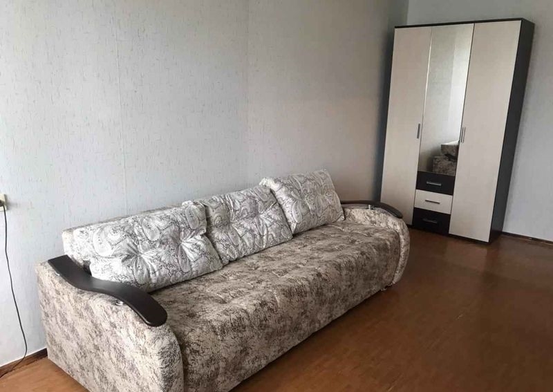 Сдатся 1 кв на 8 этаже 12 дома.