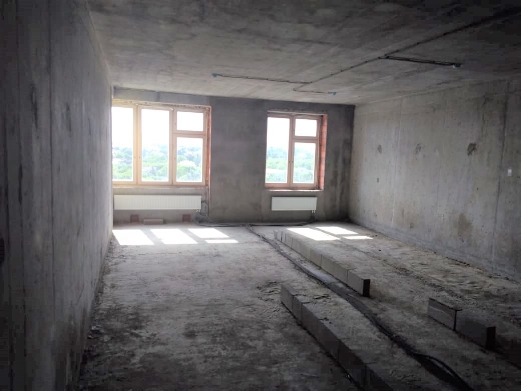 Продается 2-комнатная квартира в хорошем районе.