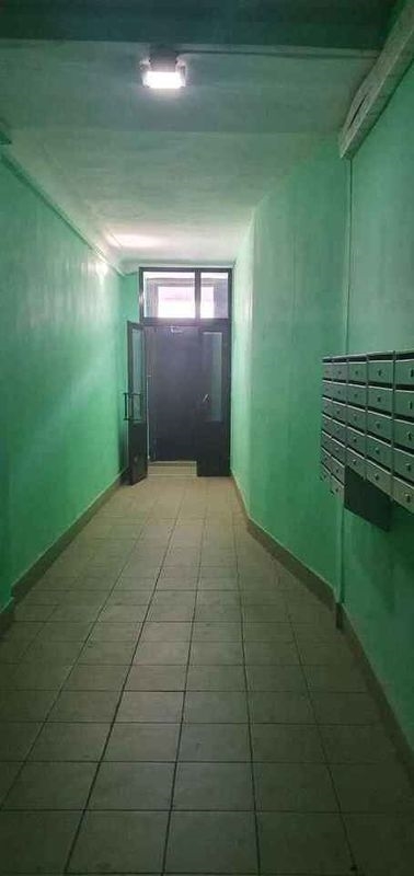 Комната в малонаселнной 3-х комнатной квартире, высокие потолки, 6 этаж лифта н