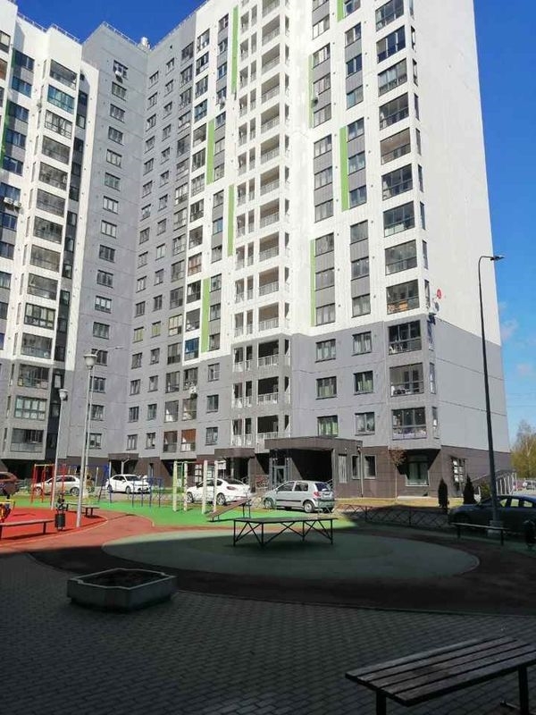 Продается трешка в хорошем районе.