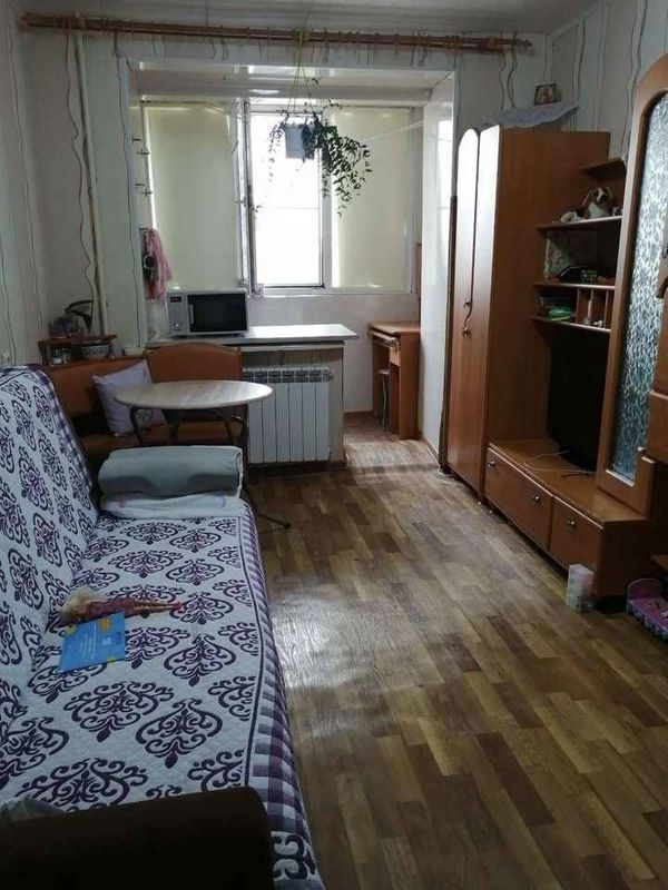 Сдатся комната в бывшем общежитии, спокойной женщине с ребнком или без детей н