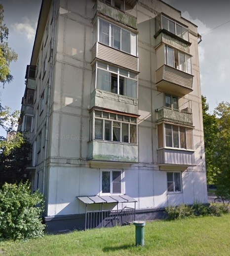 Продается 2-комнатная квартира в хорошем благоустроенном районе.