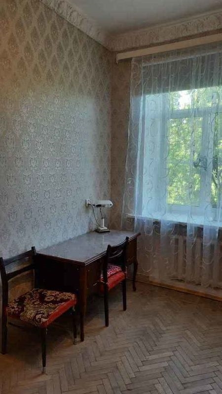 сдатся комната в двухкомнатной квартире на длительный срок у метро эл ...