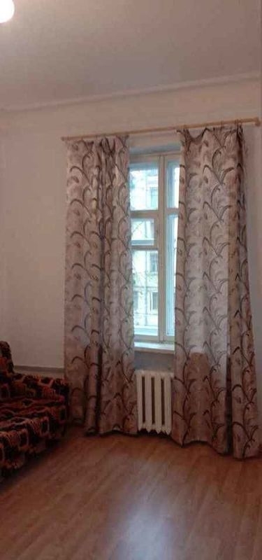 Ломоносовская сдатся комната 16 м.