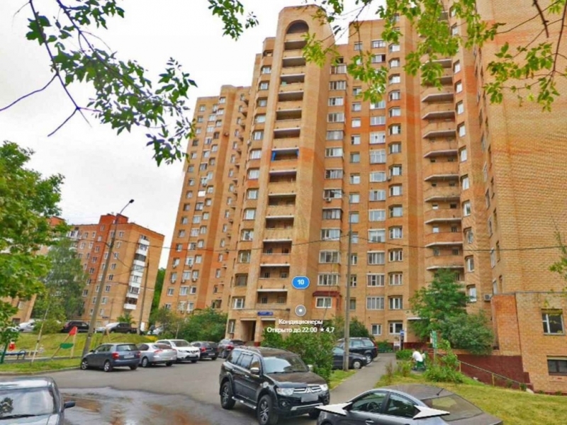 Продается 3-комнатная квартира в хорошем благоустроенном районе.