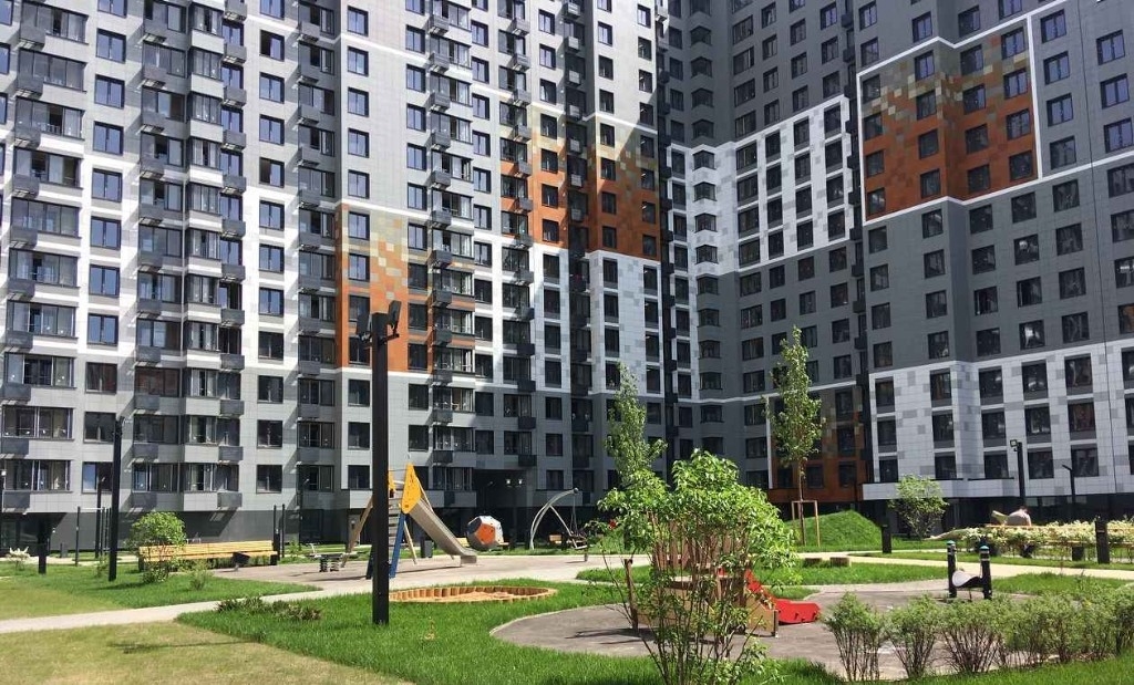Продается 1-к квартира в развитом благоустроенном районе.