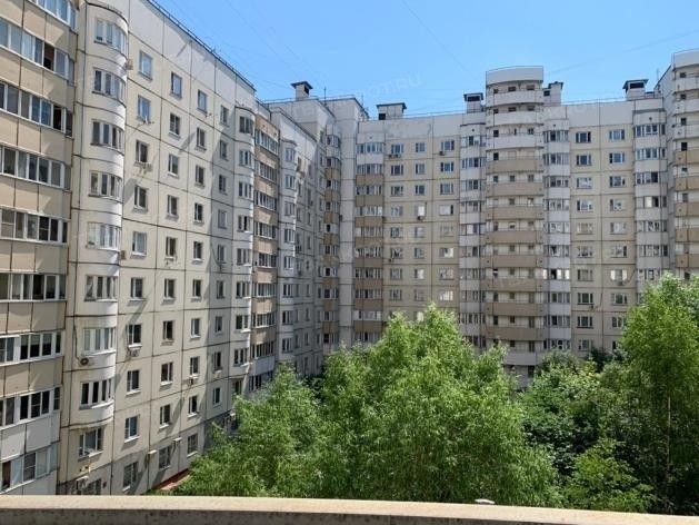 Продам 1-к квартиру в хорошем доме.