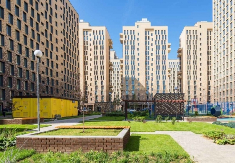 Продам 3-комнатную квартиру в хорошем доме с чистым подъездом.