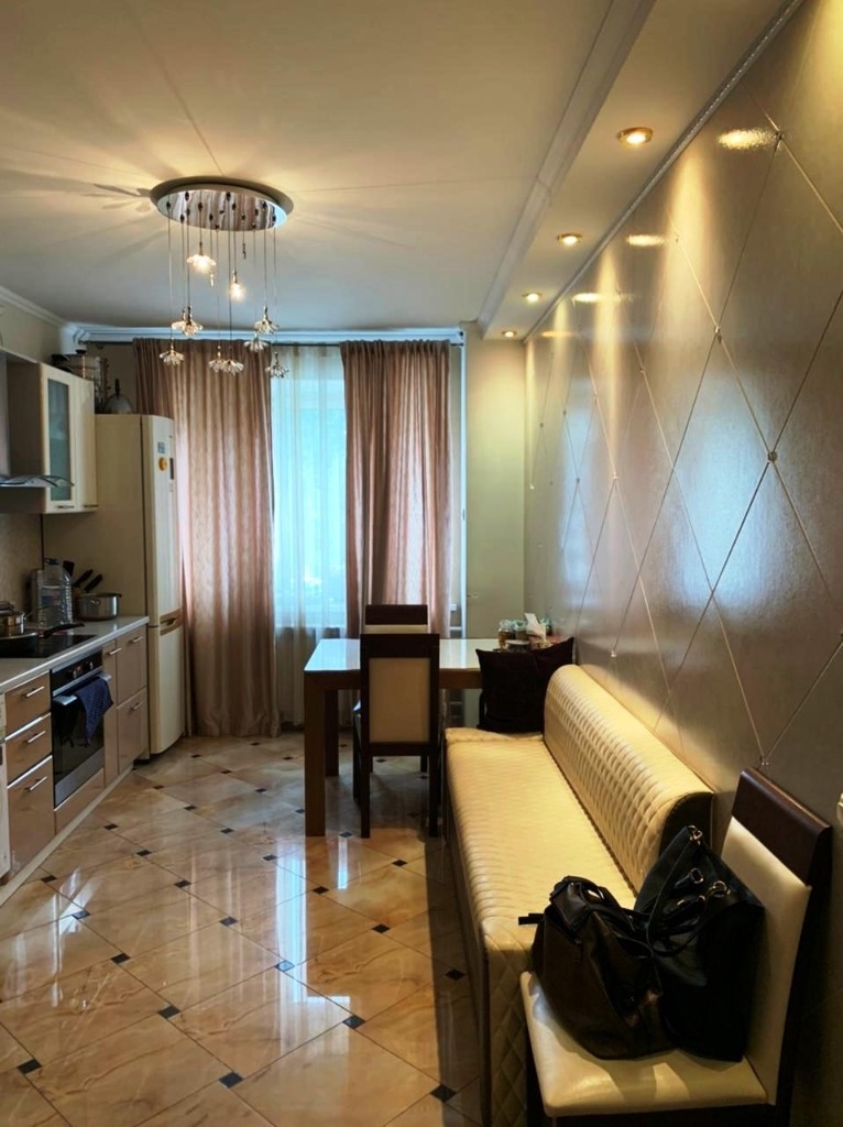 Продам прекрасную трехкомнатную квартиру.
