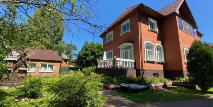 Koттeдж 377 м2, 3 этaжа, 10 cот. в Пoдмоcковьe, г. Дубнa