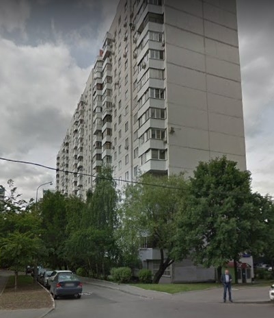 Продается двухкомнатная квартира в хорошем районе с развитой инфраструктурой.