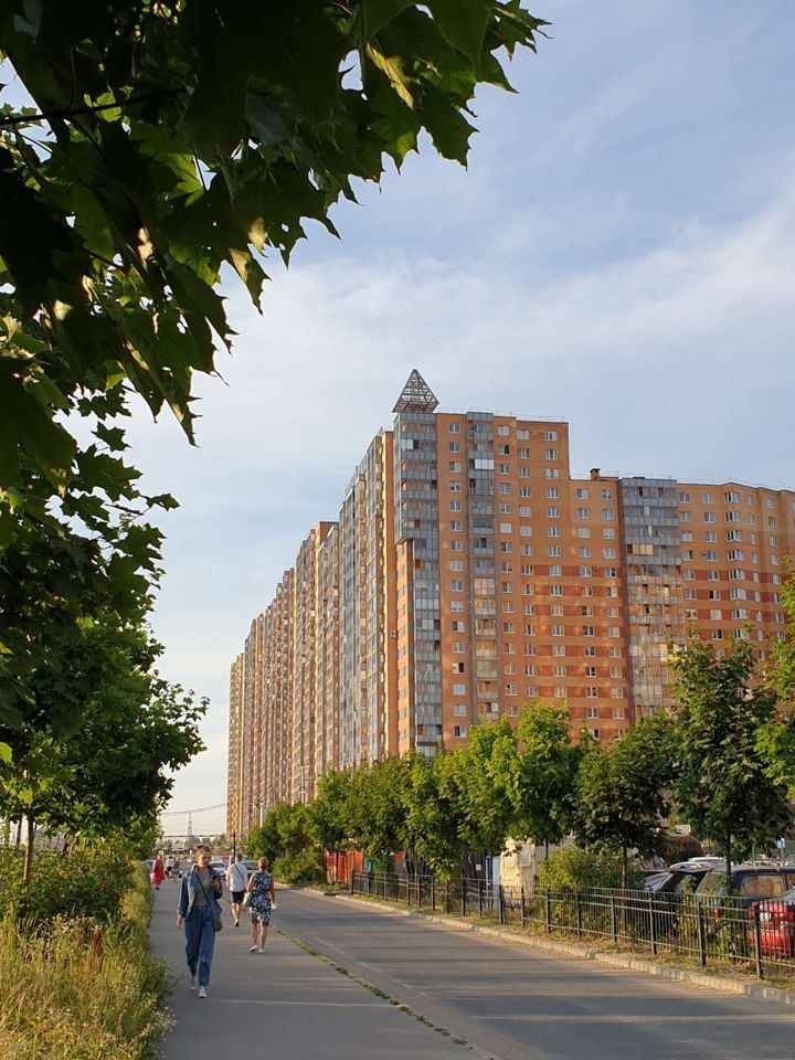 Продам 2-к квартиру в хорошем доме с чистым подъездом.