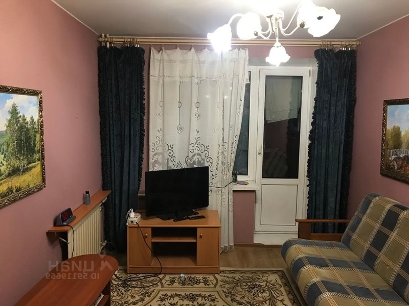 Сдается чистая светлая комната в коммунальной квартире.