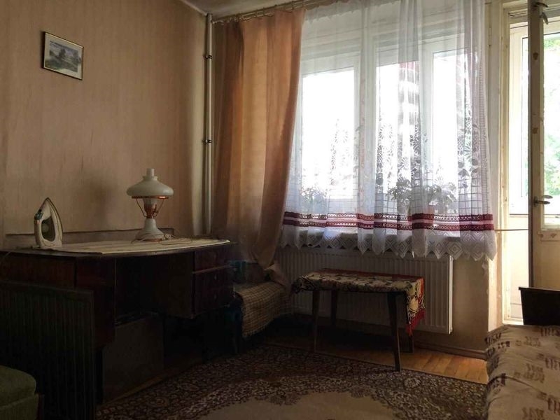 Сдается 2-х комнатная квартира на длительный срок.