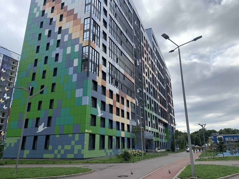 Сдается квартира на 15 этаже в жк Юность, недалеко от ст.