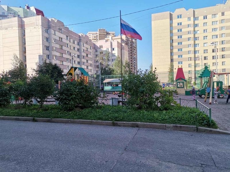 Просторная уютная однокомнатная квартира в благоустроенном поcлкe Бугры.