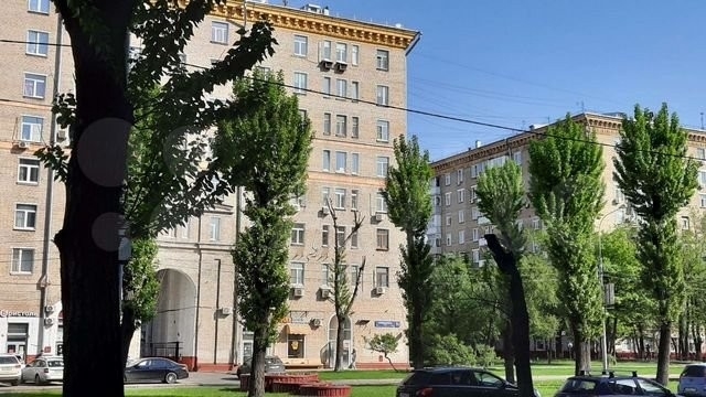 Продам 2-к квартиру в районе с развитой инфраструктурой.