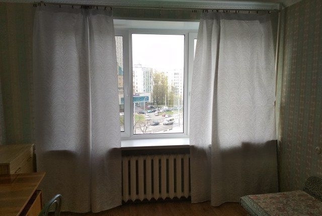 Сдатся на длительный 1-комнатная квартира напротив метро пр.
