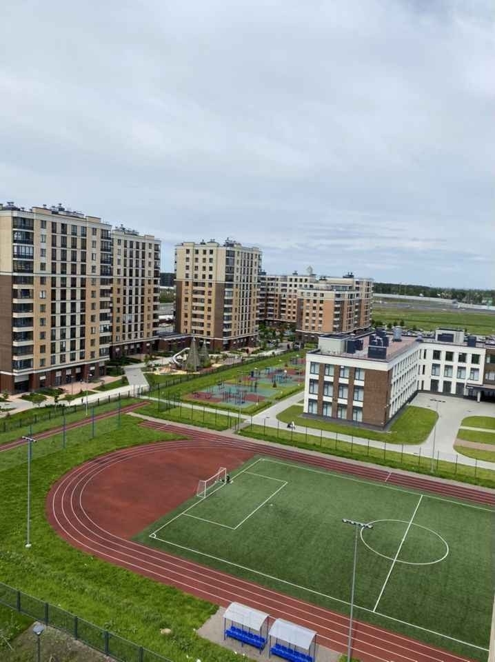 До метро добираться транспортом.