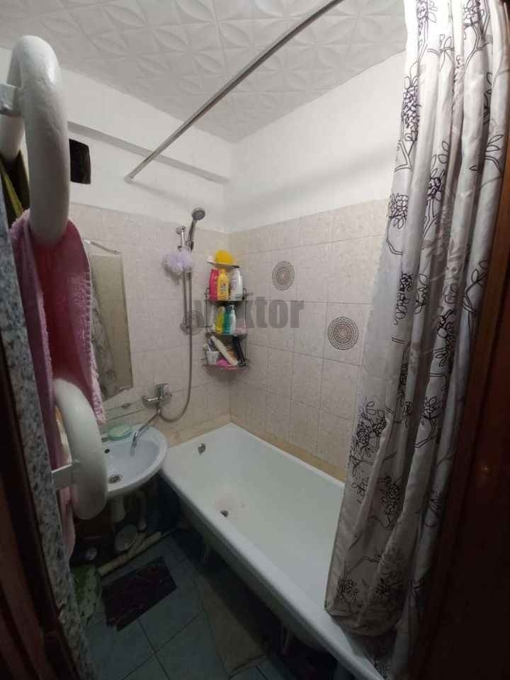 Продам трешку в хорошем районе.