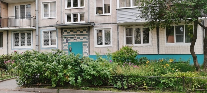 Продам 2-комнатную квартиру в развитом районе по доступной цене.