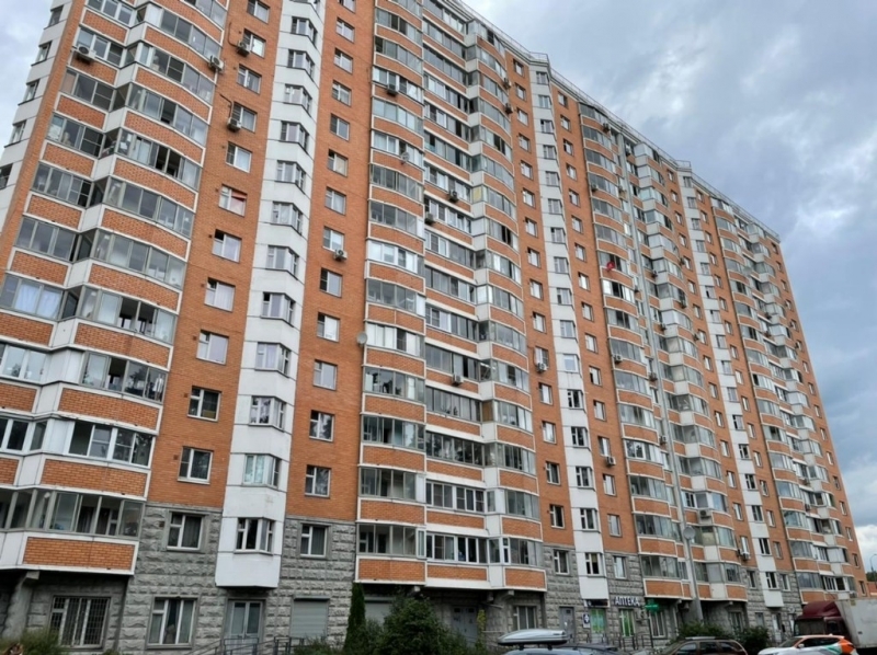 Продается чистая и светлая двух комнатная квартира с хорошим ремонтом с видом на