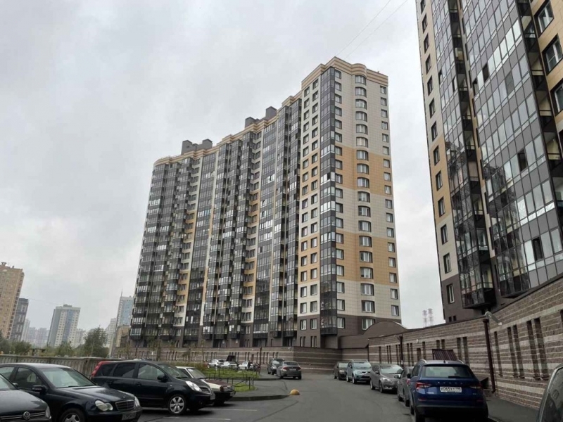 Требует небольшого косметического ремонта.