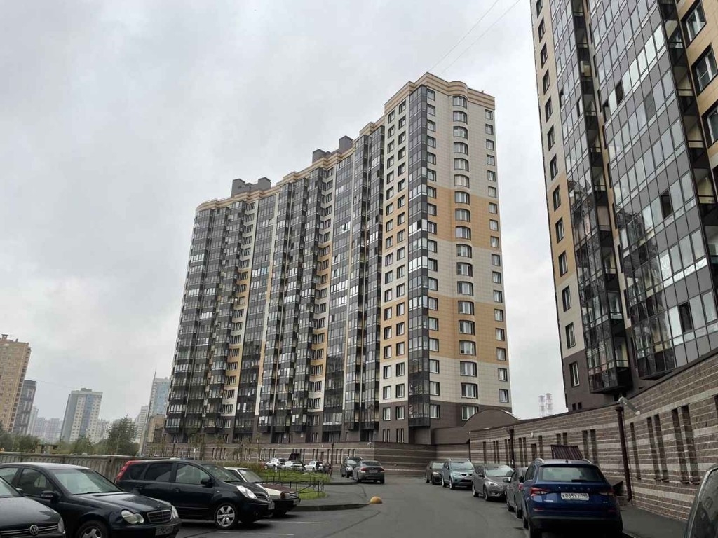 Продается 1-комнатная квартира в хорошем развитом районе.