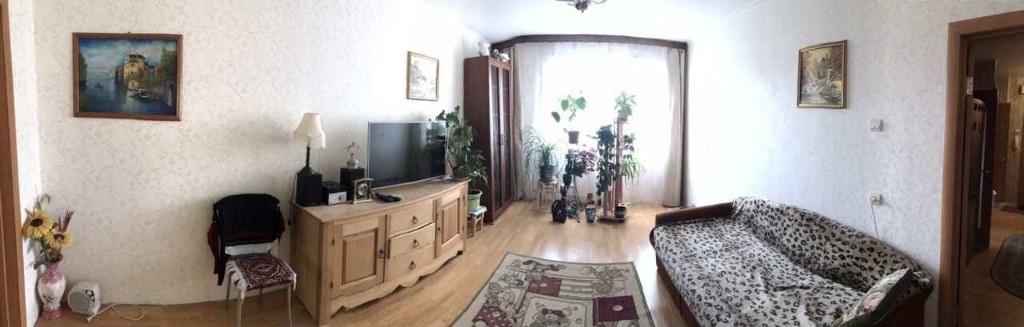 Продается 3-комнатная квартира в прекрасном благоустроенном районе.