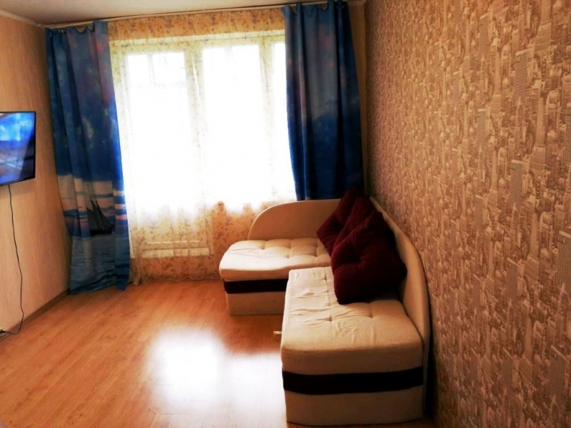 Продается 1комнатная квартира в хорошем районе.