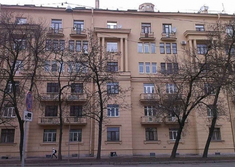 Продам 2-к квартиру в районе с развитой инфраструктурой.