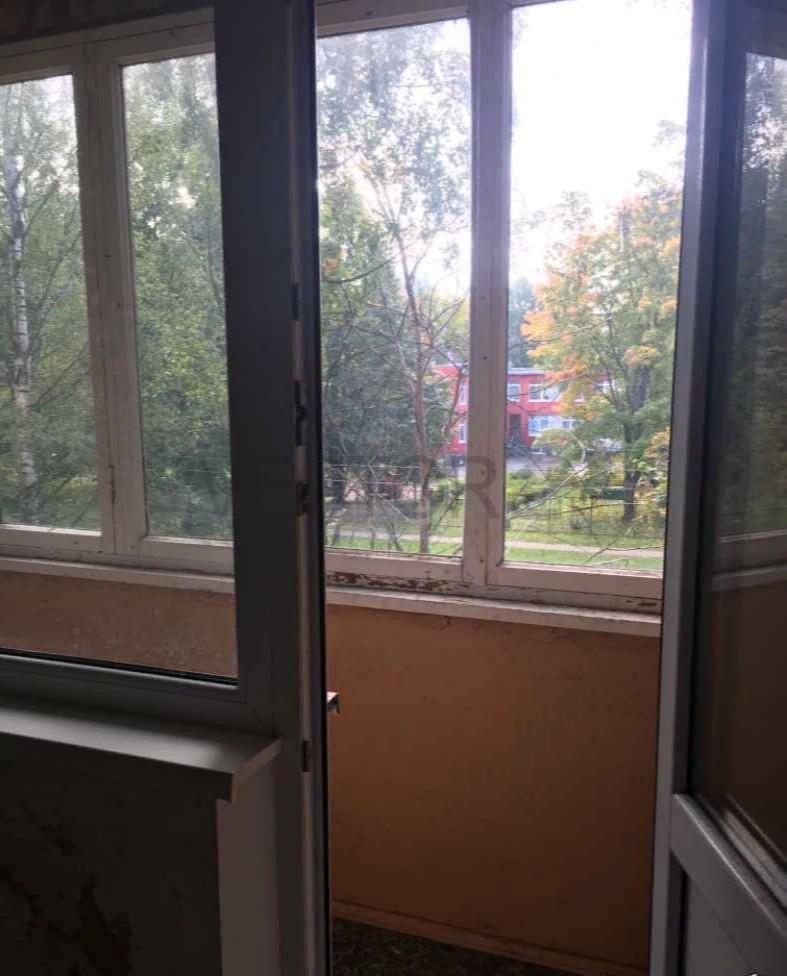 Продам 2-к квартиру в хорошем доме с чистым подъездом.