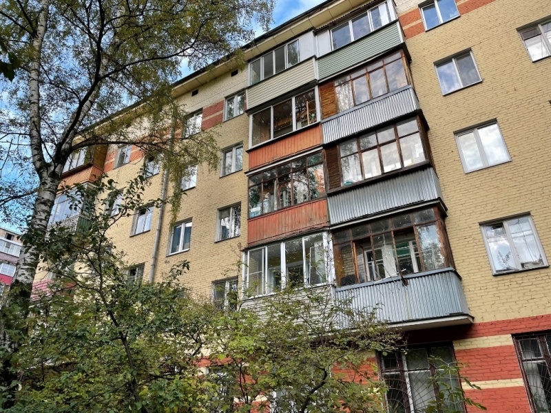 Продается 2-комнатная квартира в центре города.
