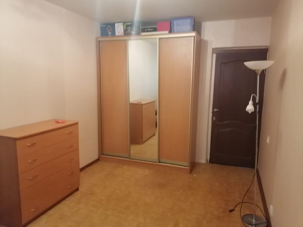 Продается замечательная 3-к квартира.
