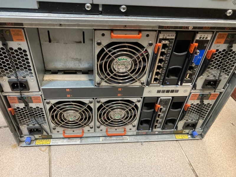 Продам Сервер IBM бу.