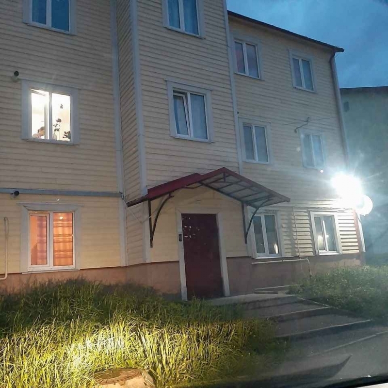 Продается 1-комнатная квартира в развитом благоустроенном районе.