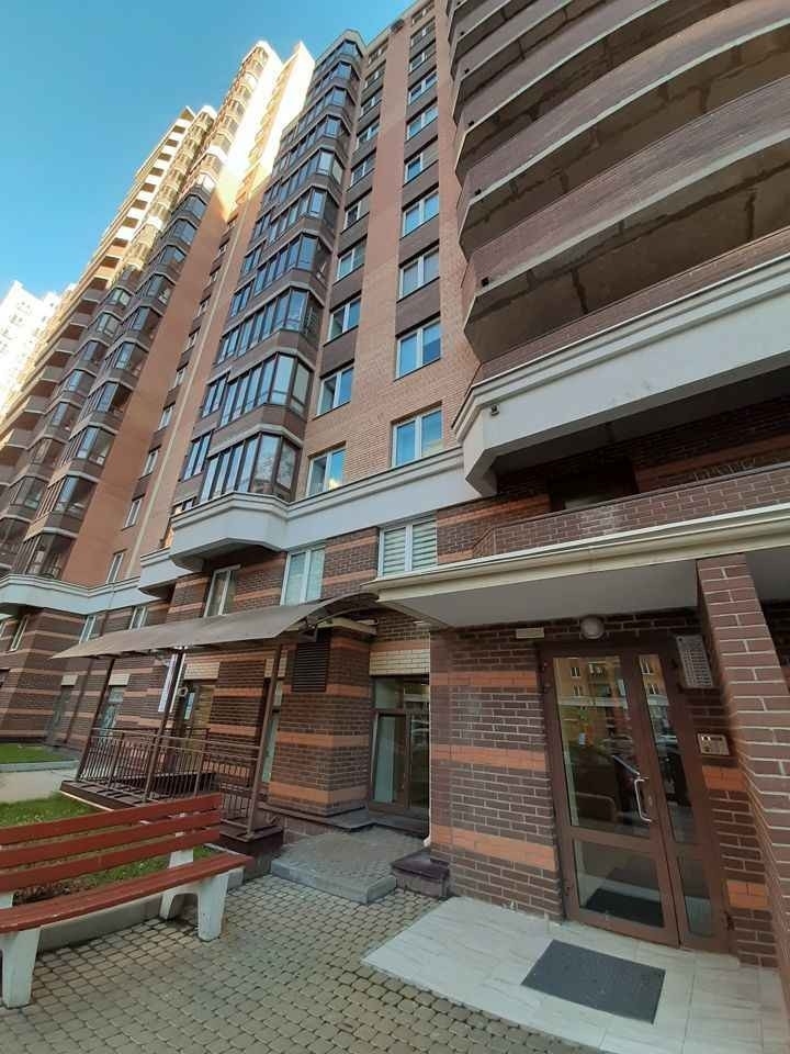 Продам 2-комнатную квартиру по отличной цене.