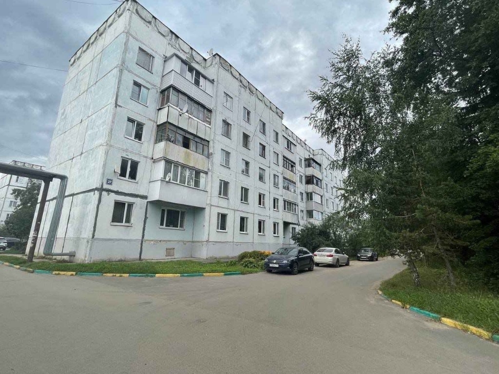 Сдается 2-комнатная квартира в хорошем благоустроенном районе.
