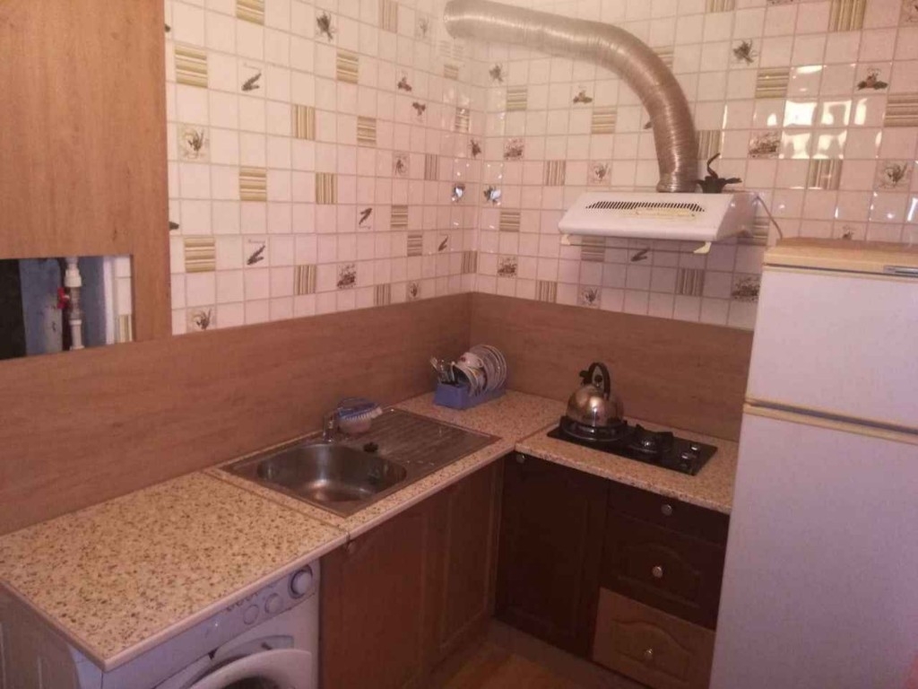 Продается 1-к квартира в развитом благоустроенном районе.