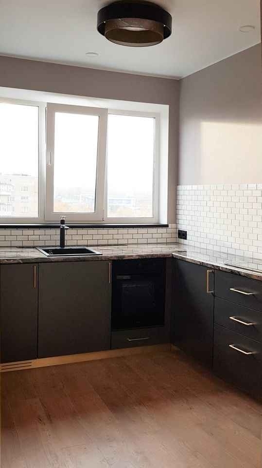 В квартире произведен капитальный ремонт с демонтажем всех стен и пола.
