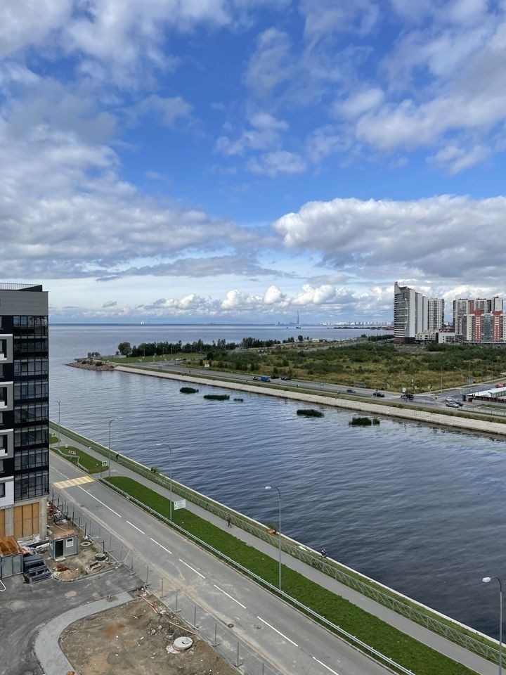 Продается трешка в хорошем районе.