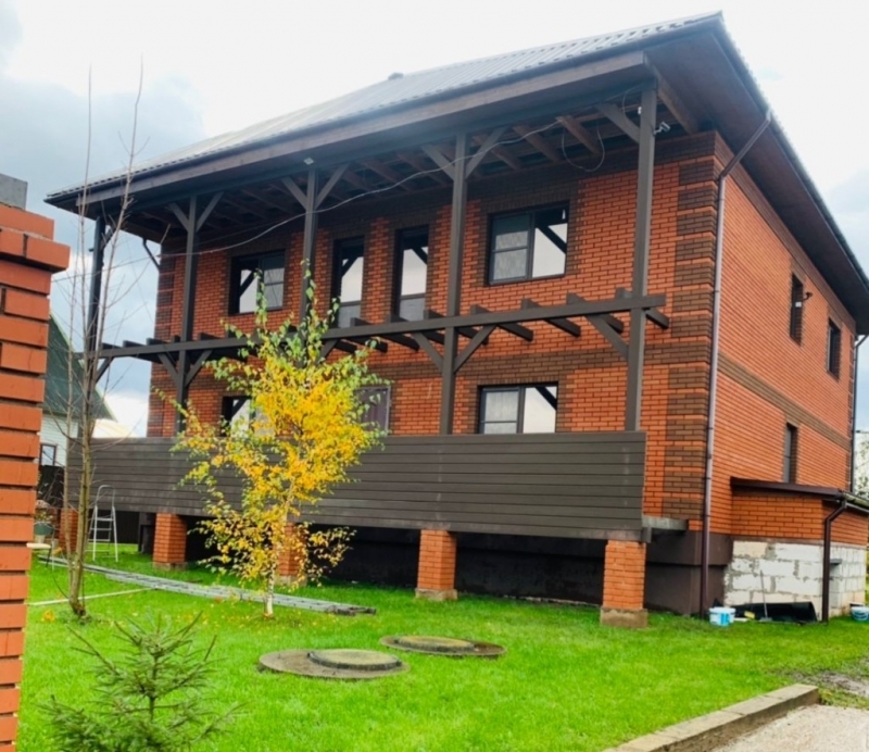 Продается кирпичный трхэтажный дом для круглогодичного проживания 341 кВ м 201