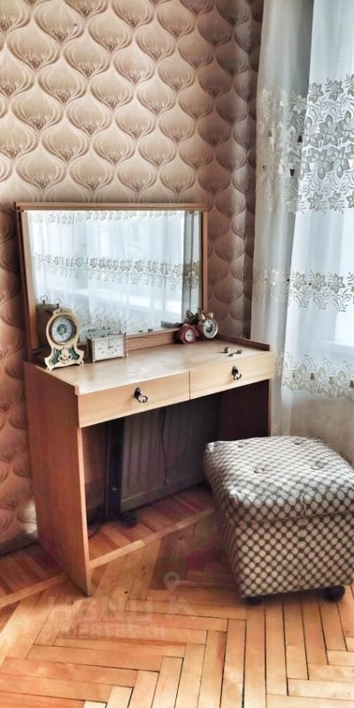 Квартира теплая, с просторной кладовкой, лоджией.