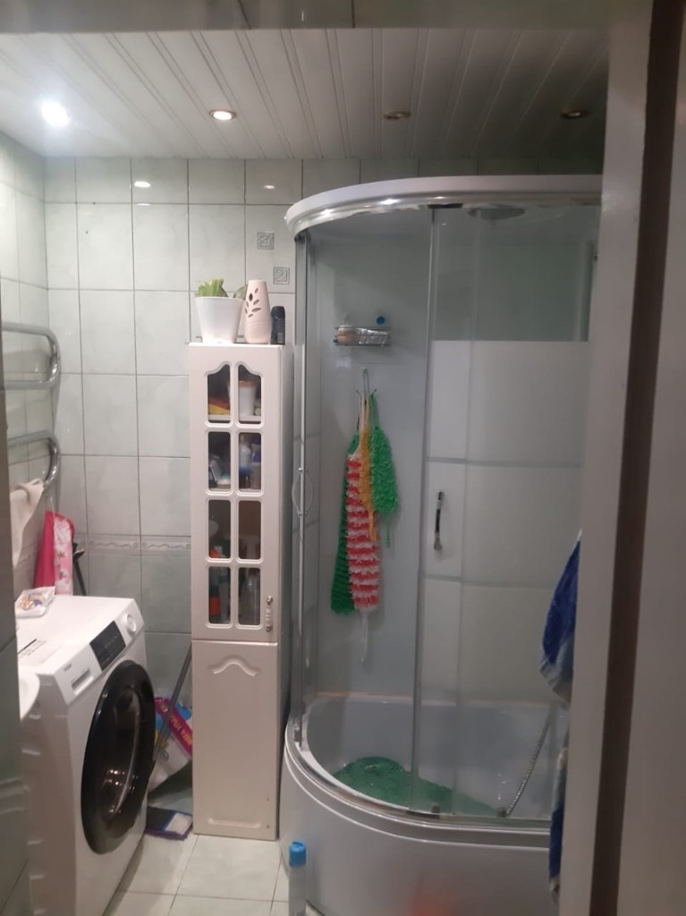 Продам 3 комнатную квартиру, с огромной кухней.