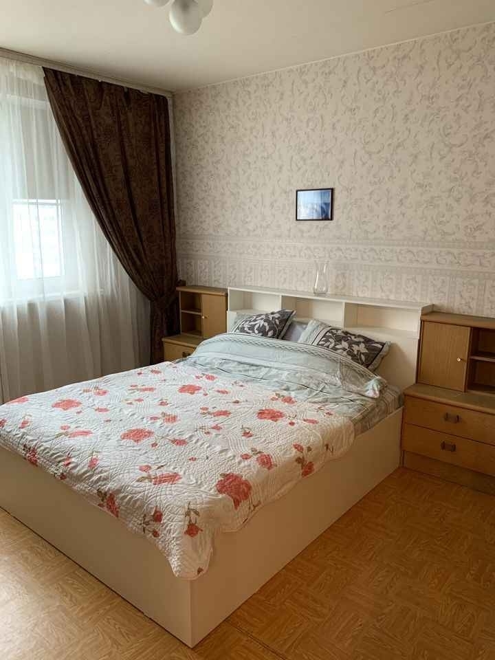 Продатся трхкомнатная квартира на высоком этаже.